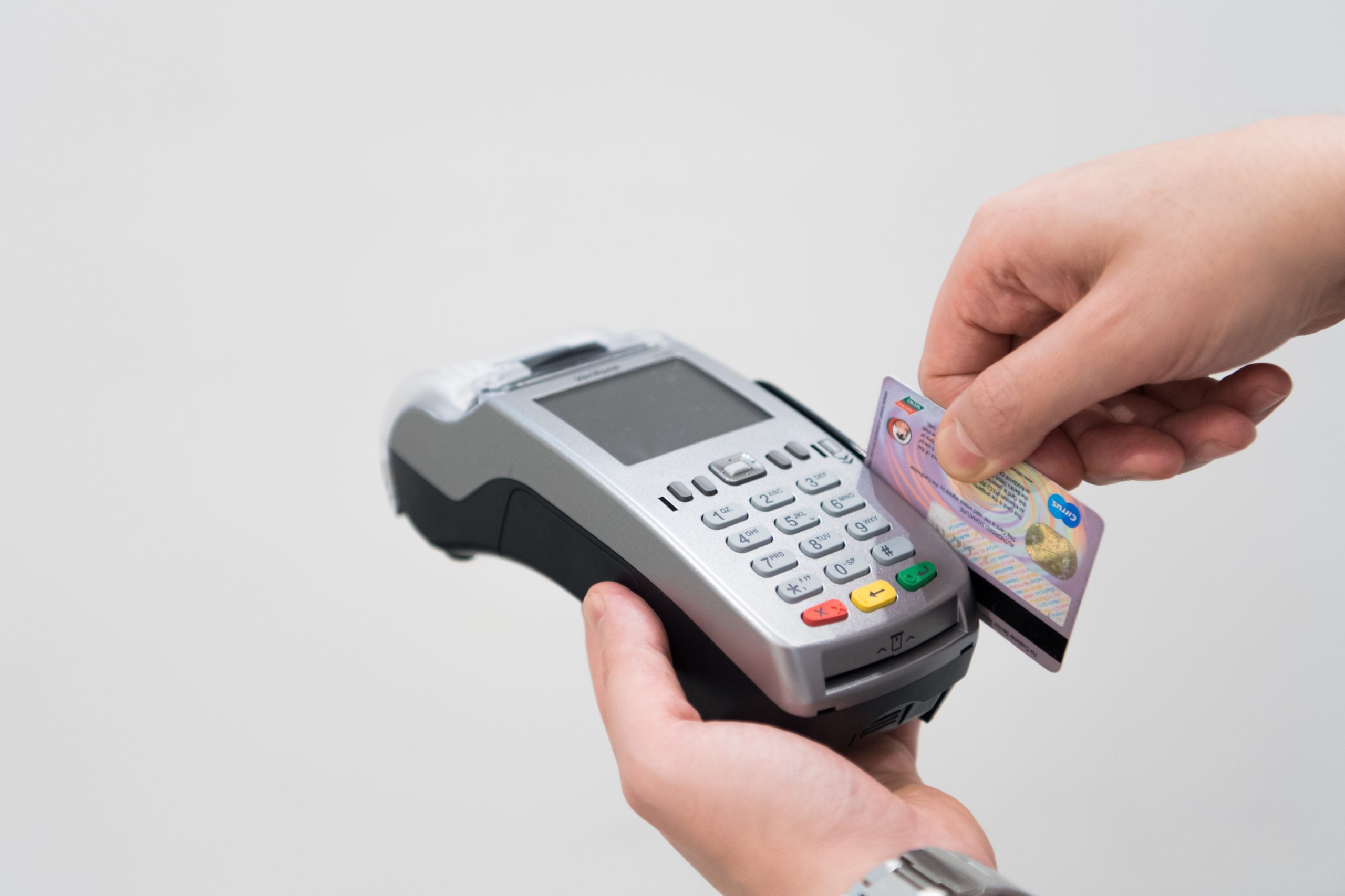 Credit cards vs. cash: analysis finds merchants benefit from electronic ...